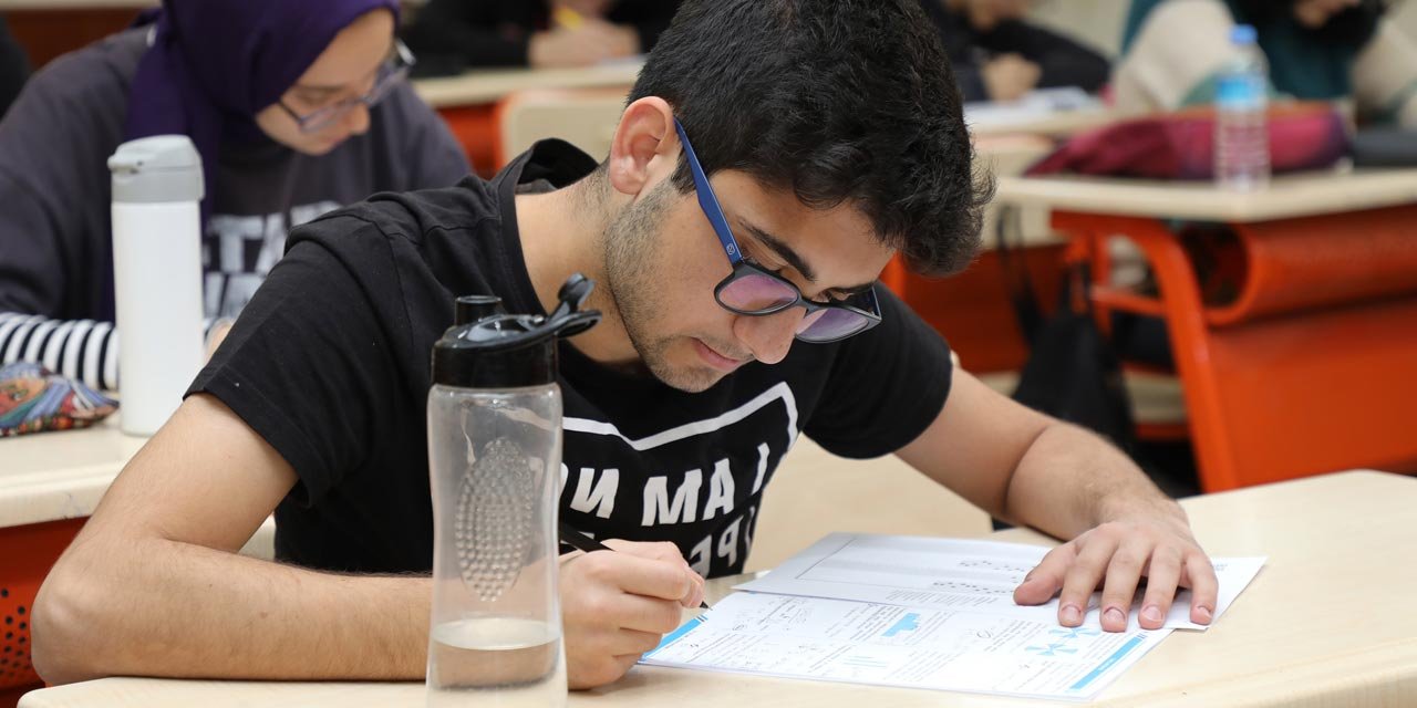 Konya Büyükşehir’den öğrencilere LGS ve TYT hazırlık sınavı