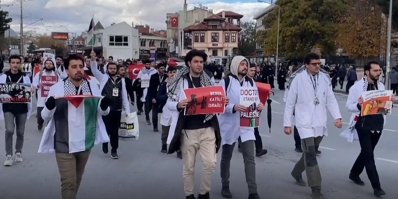 Konya’da hekimlerden Gazze için sessiz yürüyüş