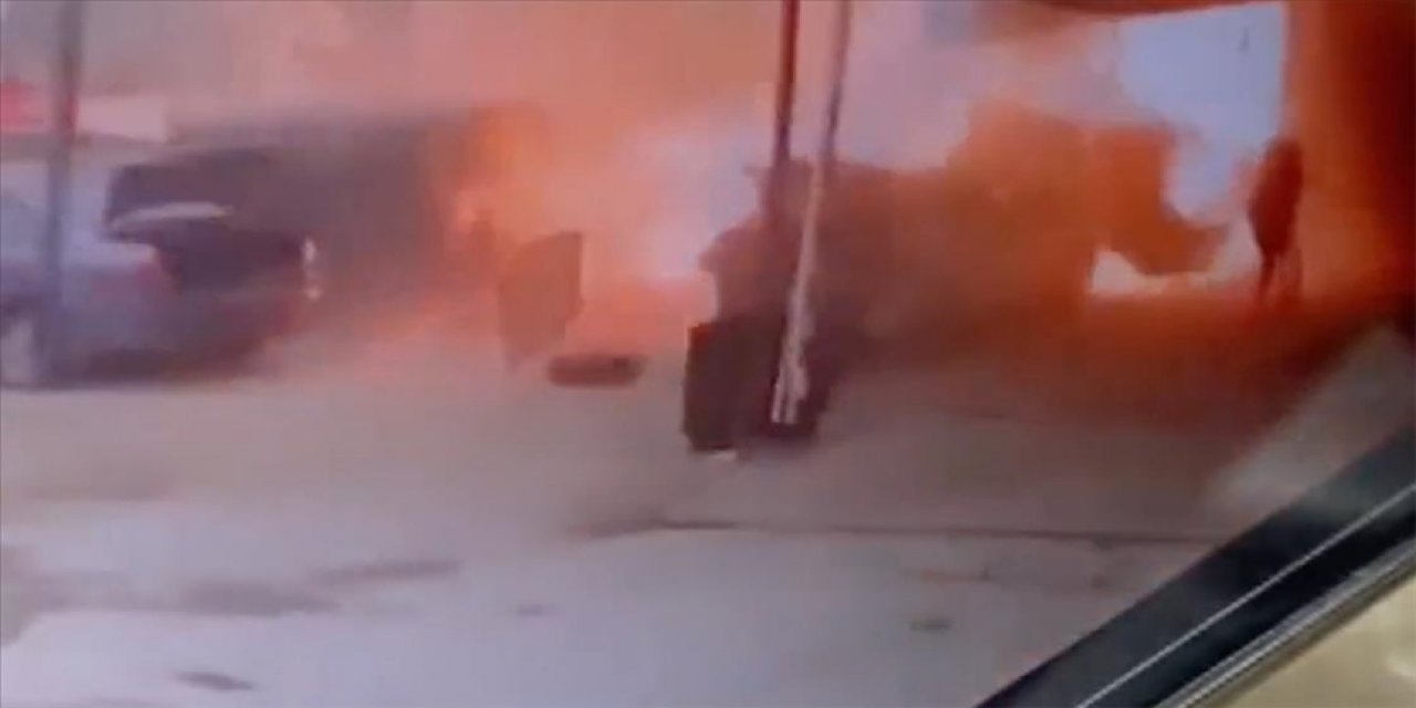 LPG dönüşümü yapan iş yerindeki patlama anı kamerada