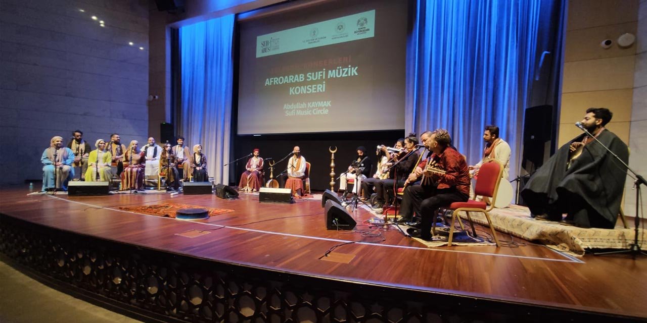Konya’da Selsebil Konserleri sürüyor! Abdullah Kaymak sahne aldı