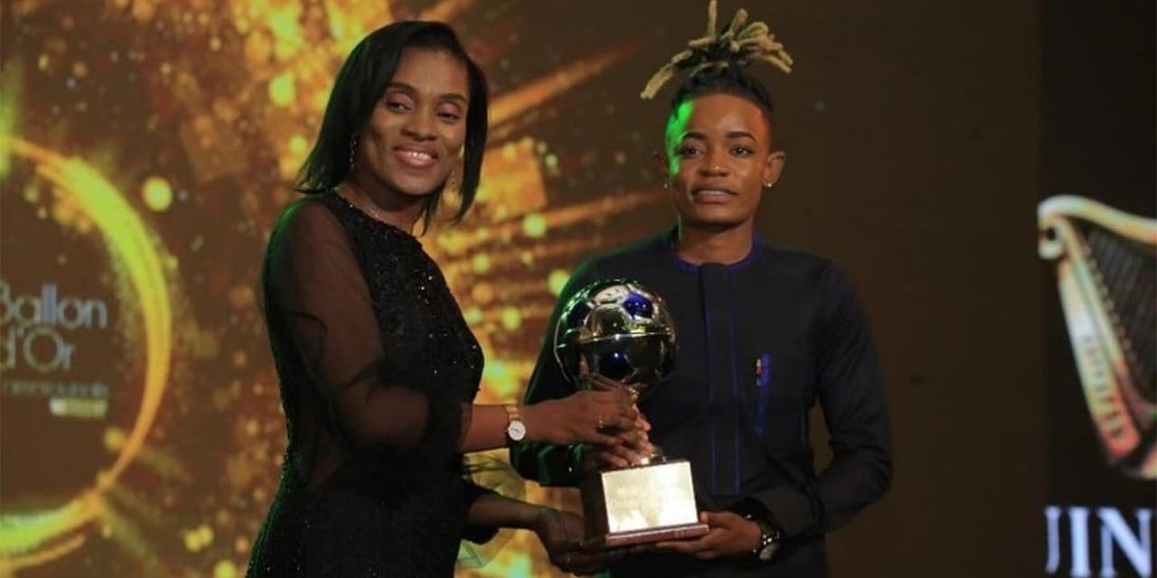 Ödülü Konyaspor'un dünyaca ünlü eski golcüsü verdi