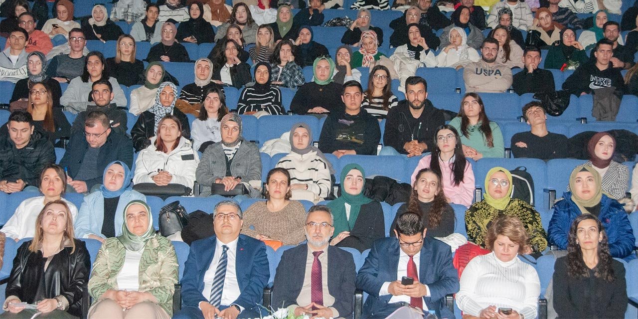 Konya’nın en büyük üniversitesinde sağlık yönetimi paneli