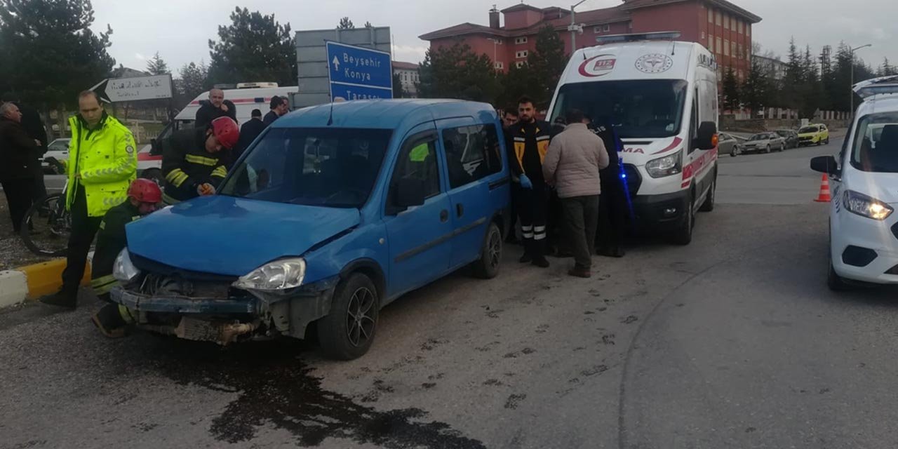 Konya’da ticari araç ile otomobil çarpıştı: 3 yaralı