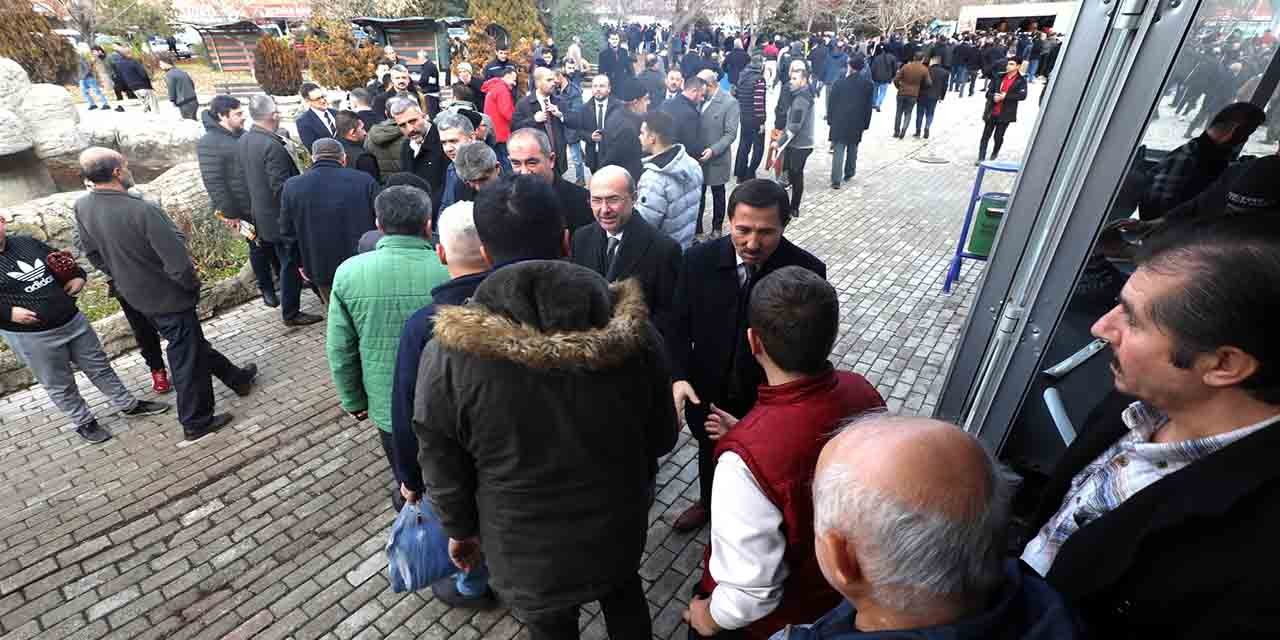 Konya'da 2 başkan ayakkabıcı esnafıyla buluştu