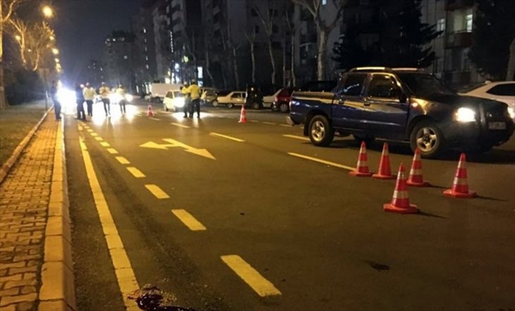 Kamyonetin çarptığı kadın hayatını kaybetti