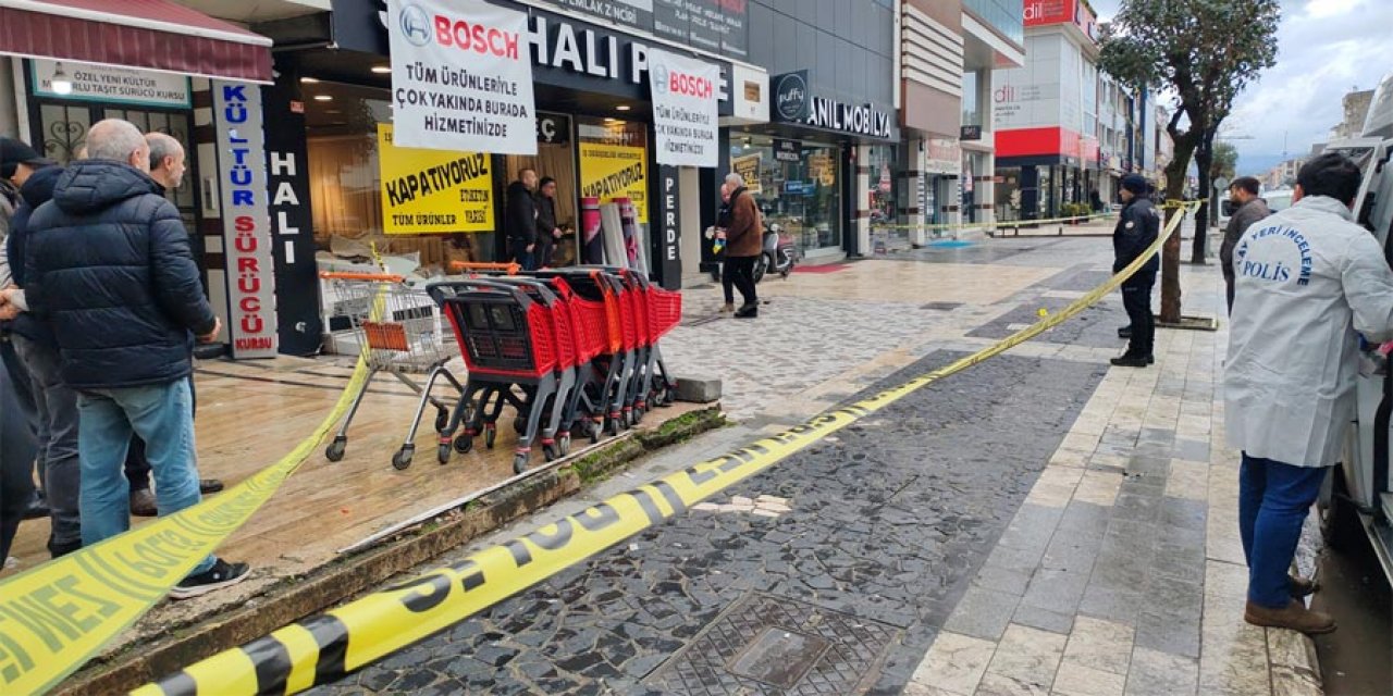 Dünürüyle telefonda tartıştı, dükkanını basıp kurşun yağdırdı