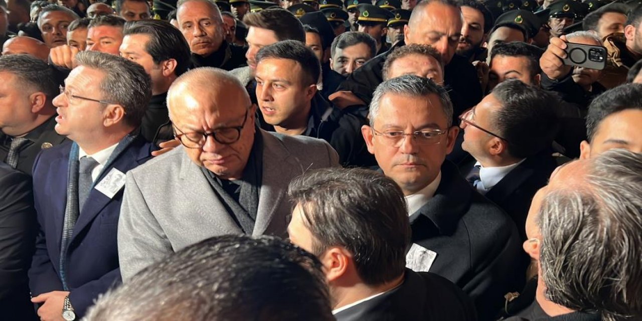 Şehit cenazesinde CHP Lideri Özgür Özel'e tepki