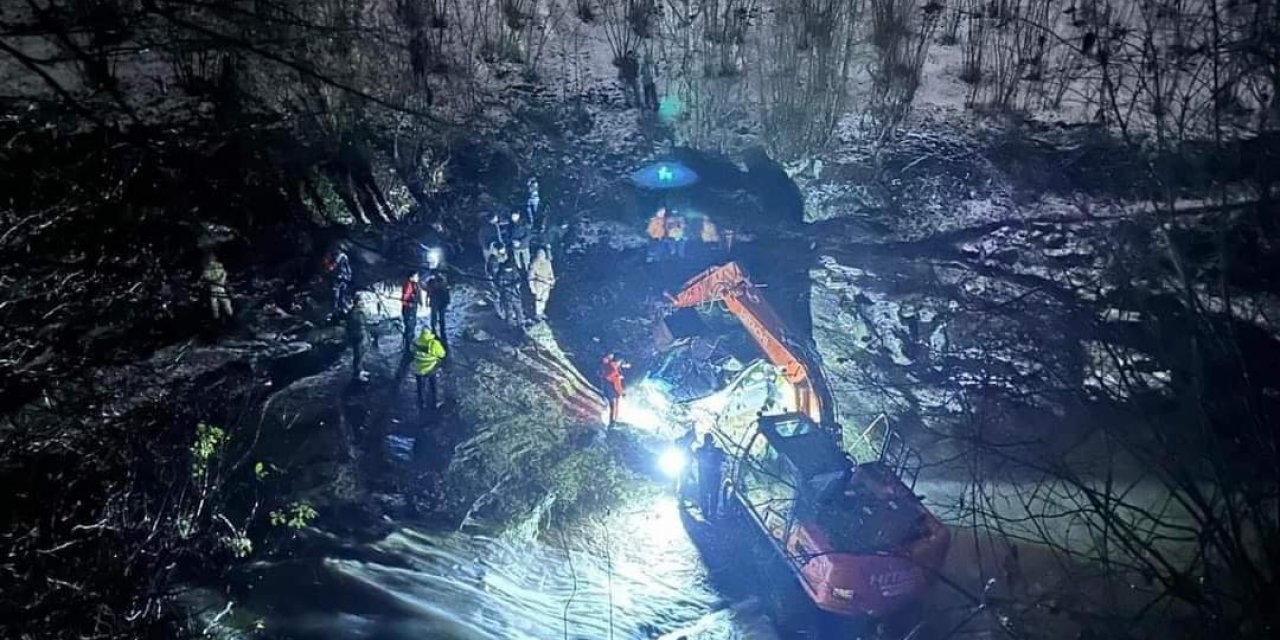 Cenaze yolunda kaza! Karı-koca hayatını kaybetti