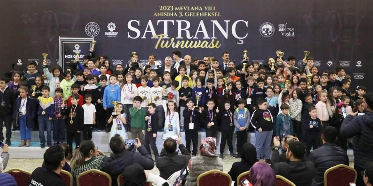 Konya’da 500 sporcu, satranç turnuvasında kıyasıya mücadele etti
