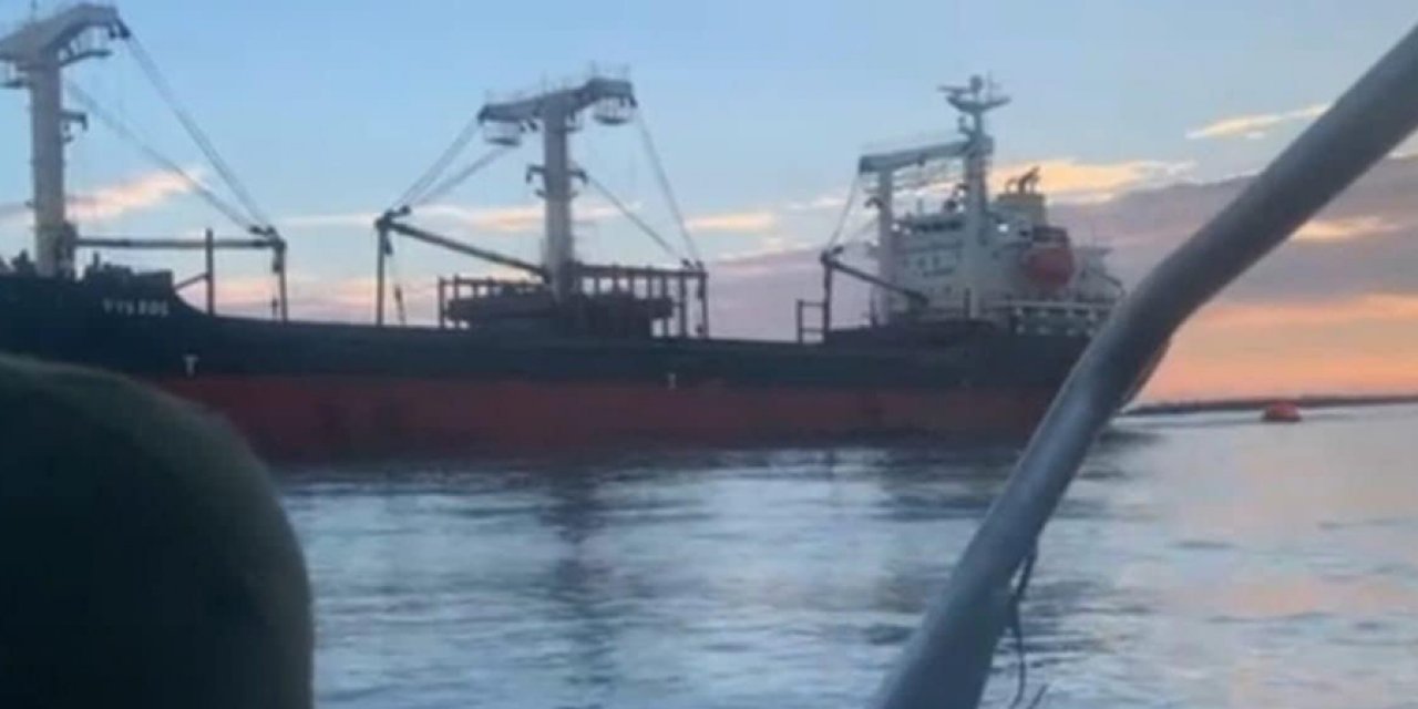 Yük gemisi, Tuna Nehri’nde mayına çarptı: 2 yaralı