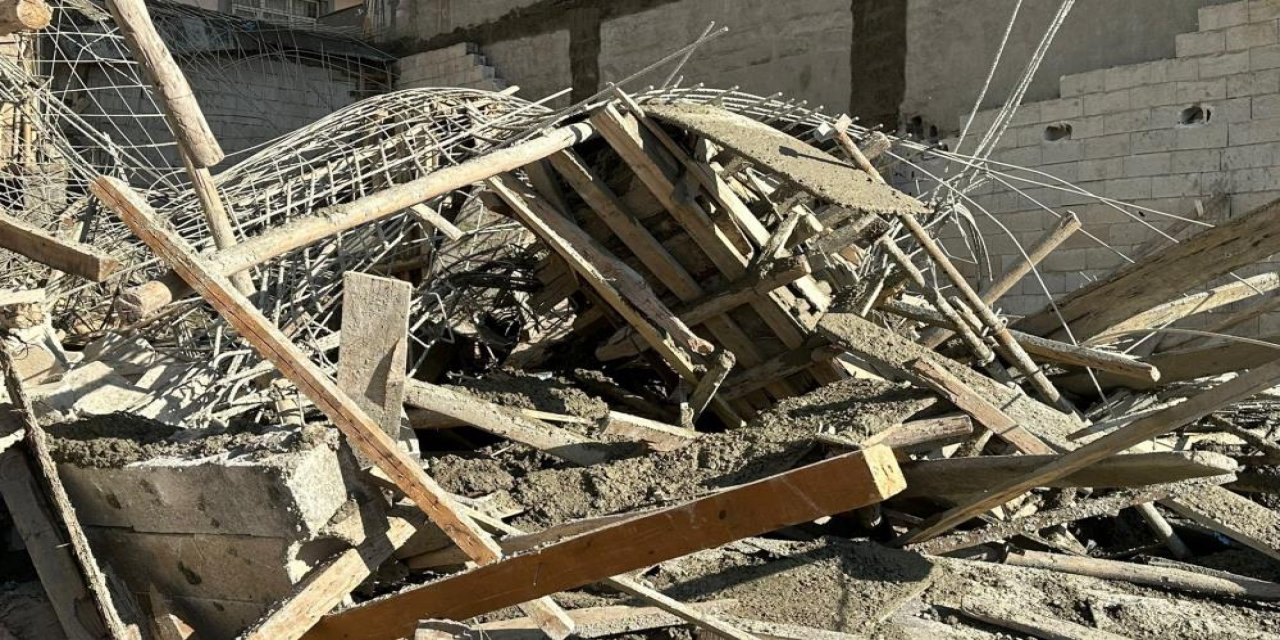 Beton dökümü sırasında çökme meydana geldi: 2 işçi enkaz altında kaldı
