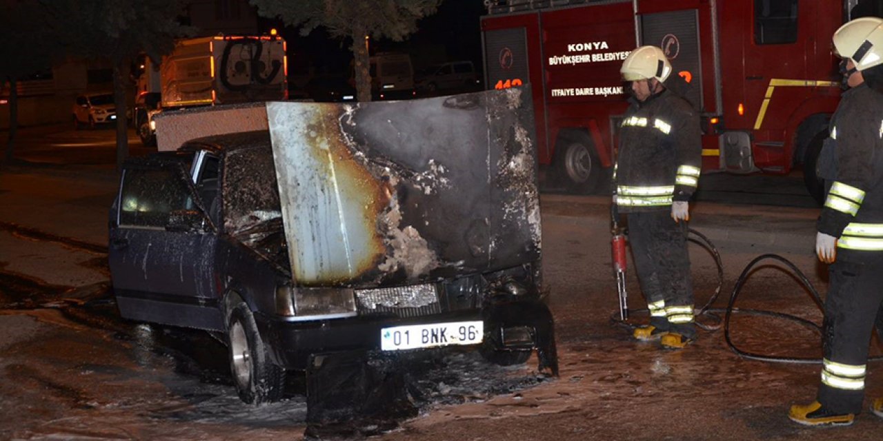 Konya’da seyir halindeki otomobil alev aldı