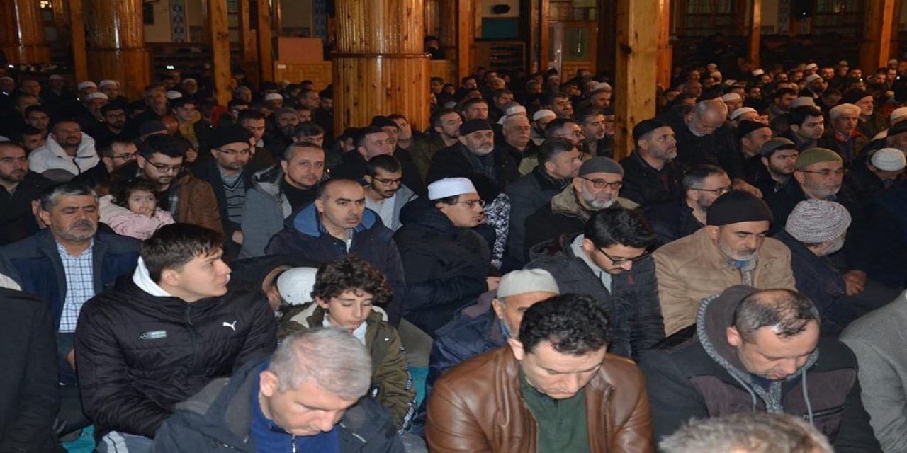 Konyalılar yeni yılın ilk sabah namazında Kapu Camii’nde buluştu