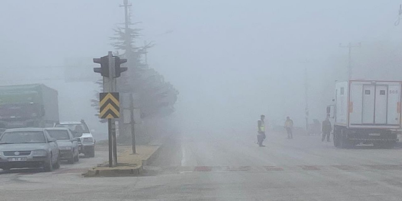 Konyalılar yeni yılın ilk gününe yoğun sis ile uyandı