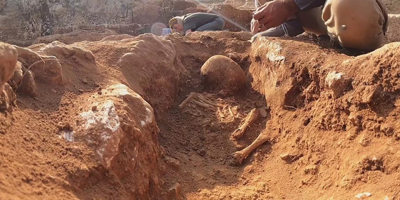 En büyüğü 6 yaşında! 54 çocuğun gömülü olduğu mezarlık bulundu