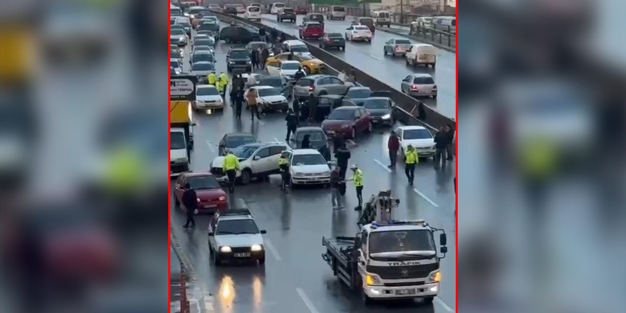 Konya yolunda feci kaza! 26 araç birbirine girdi, yaralılar var