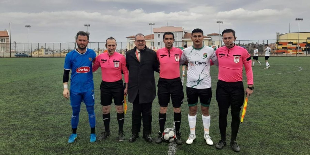 Konya Bölgesi hakemleri Erdoğan ve Büyükyılmaz’a kokartları takıldı