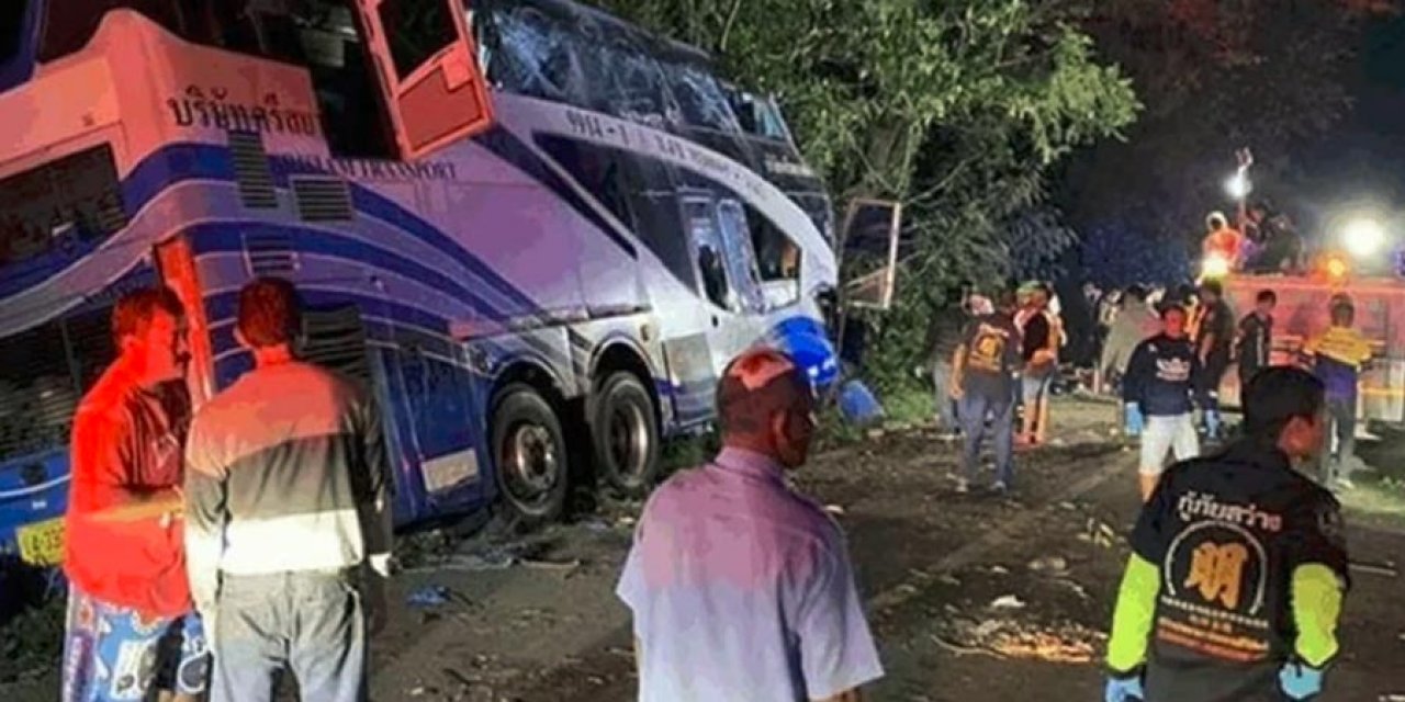 Feci kaza! Turist otobüsü kamyonla çarpıştı: 25 ölü, 5 yaralı