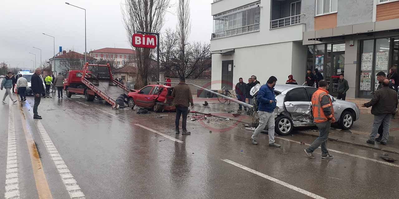 Konya’da zincirleme kaza! 5 araç birbirine girdi