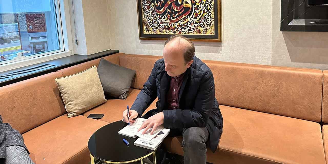 Milletvekili Baykan, kitaplarını Haber Dairesi için imzaladı