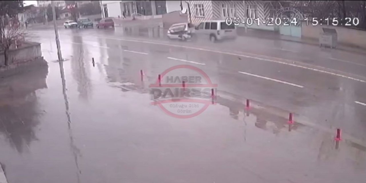 Konya’daki feci kaza kamerada! 5 araç böyle çarpıştı