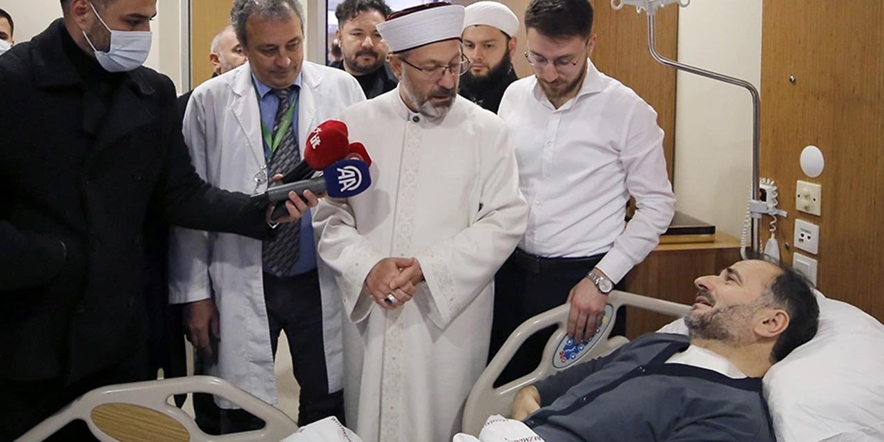 Ali Erbaş Fatih Camisi imamı Galip Usta'yı ziyaret etti