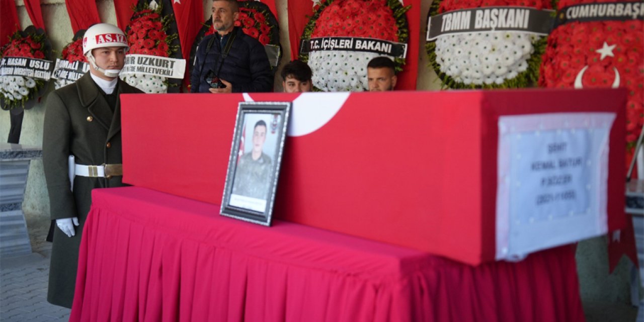 Pençe-Kilit şehidimiz Kemal Batur gözyaşları eşliğinde toprağa verildi