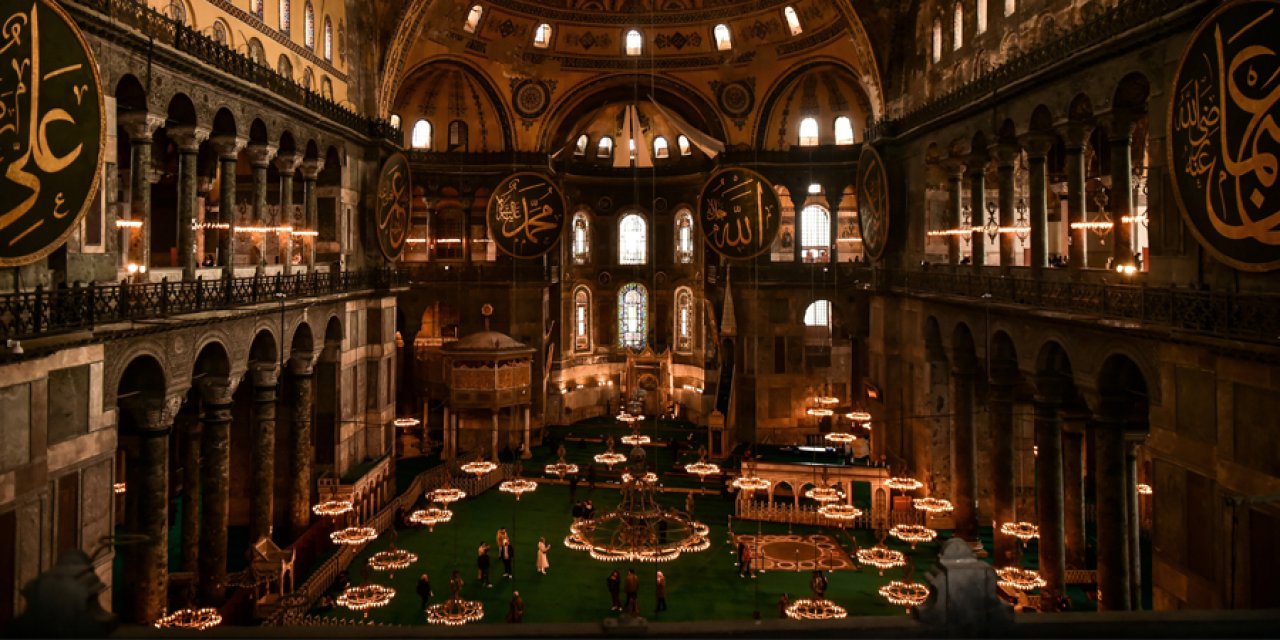Ayasofya Camii’nde yeni dönem başladı