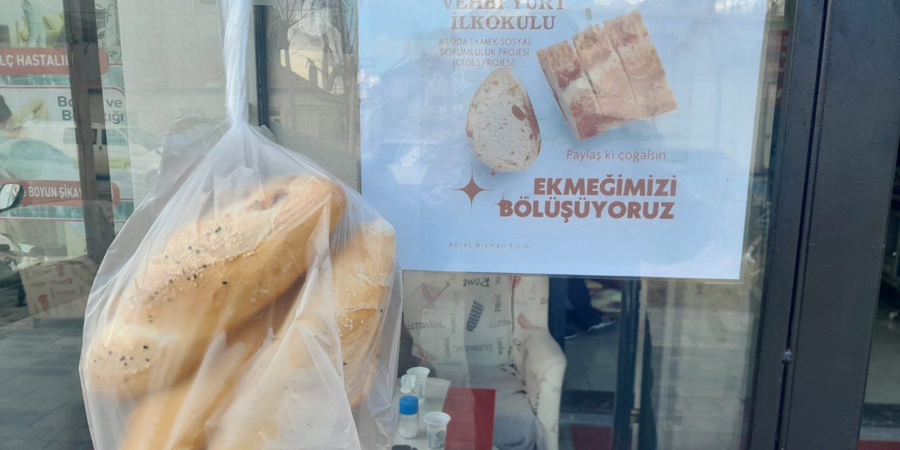 Konya’da ilkokul öğrencilerinden askıda ekmek kampanyası