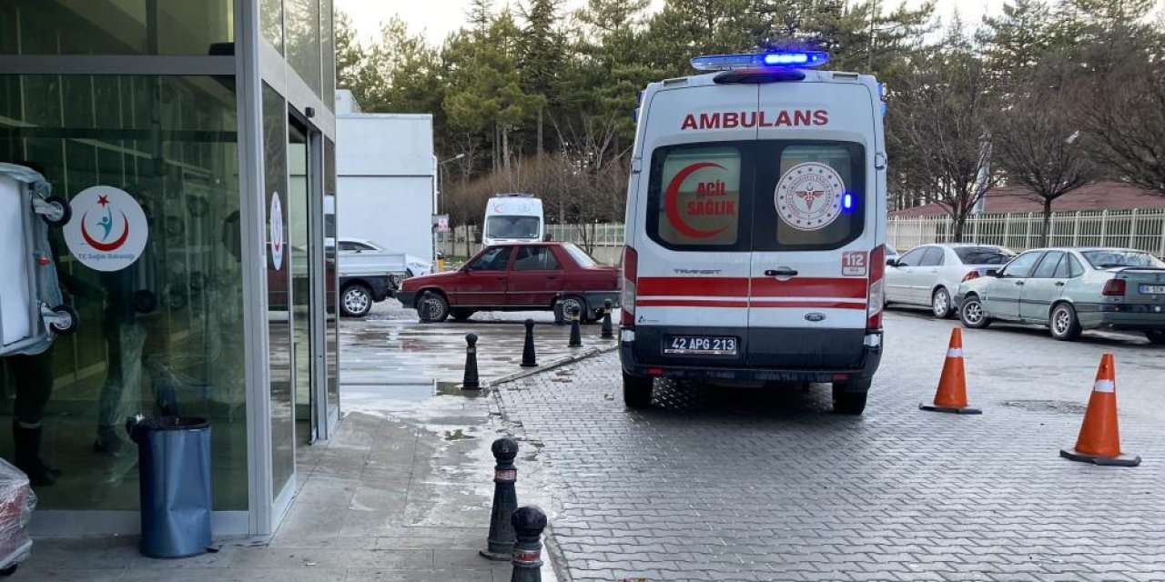 Konya’da motosikletten savrulan kişi yaralandı