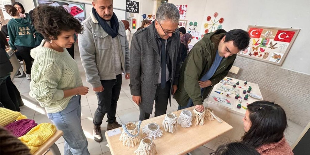 Konya’da özel öğrencilerin ürettiği el sanatları ürünler sergiye açıldı