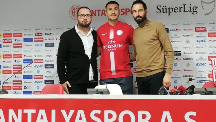 Adis Jahovic yeni takımına imzayı attı