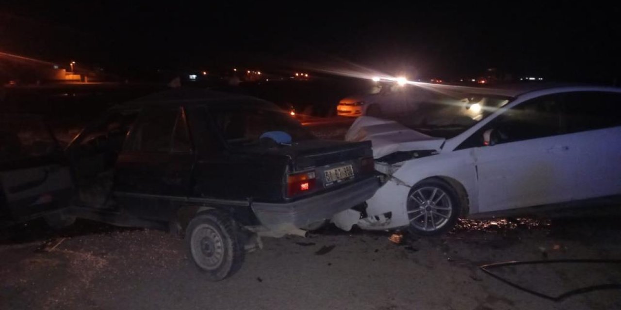 Konya’da 2 otomobil çarpıştı: 2 yaralı