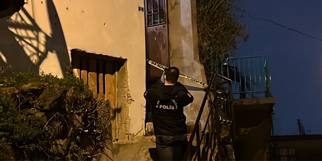 Annesini o halde gördü, telefona sarılarak polise ihbarda bulundu