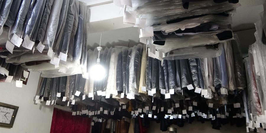 Kuru temizlemede unutulan giysiler ihtiyaç sahiplerini ısıtıyor