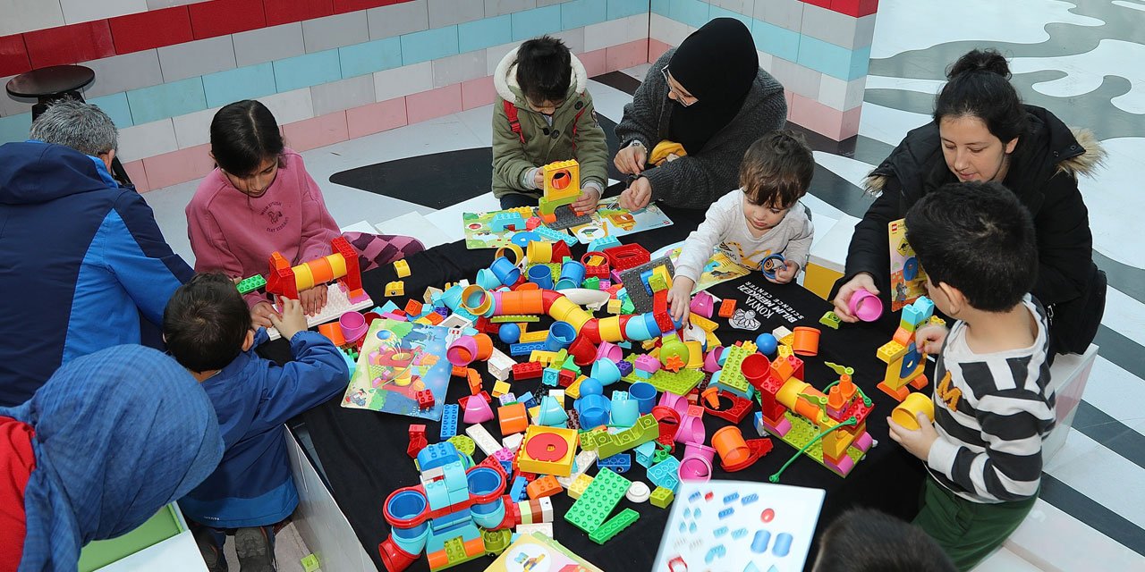 Konya’da lego meraklıları Bilim Merkezi’ne akın ediyor