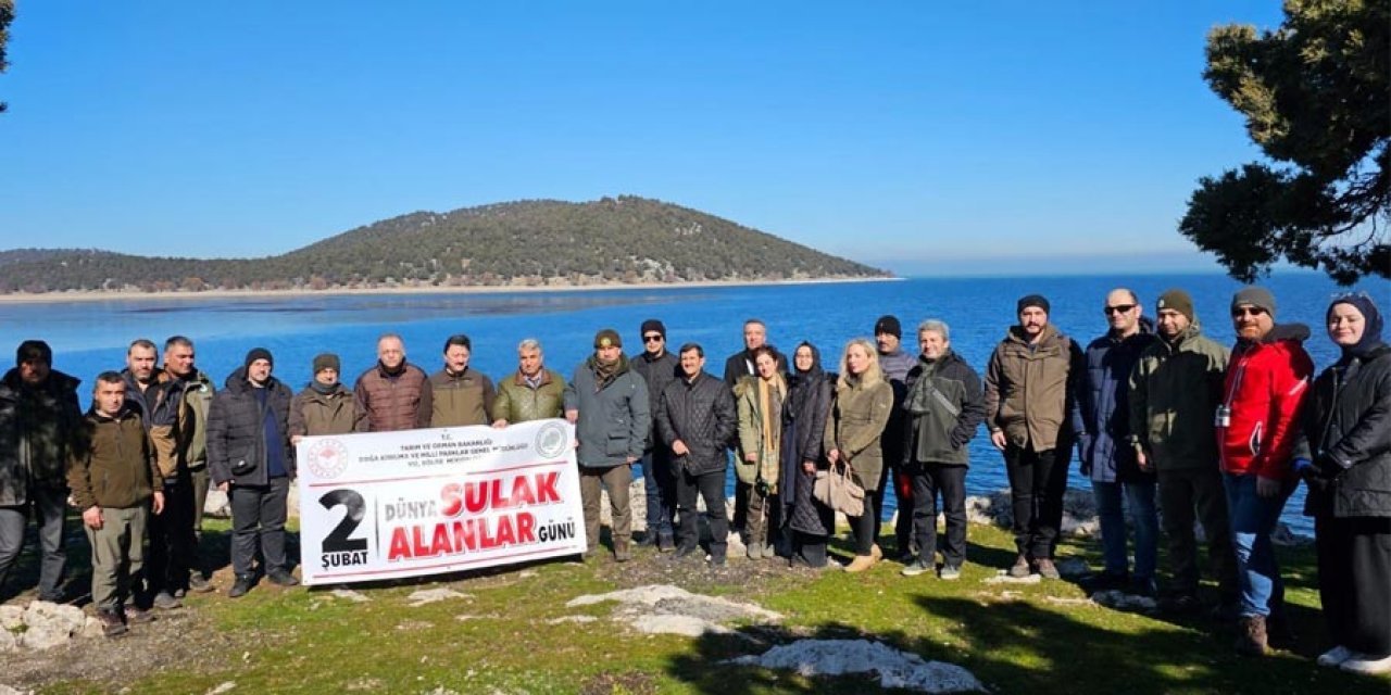 Konya’da bulunan Türkiye’nin en büyük tatlı su gölünde doğa yürüyüşü