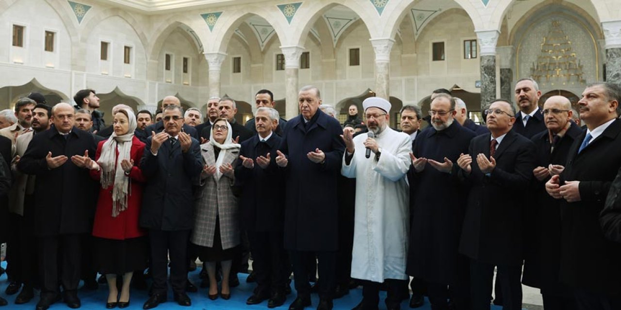 Türkiye’nin en büyük ikinci camisi dualarla ibadete açıldı