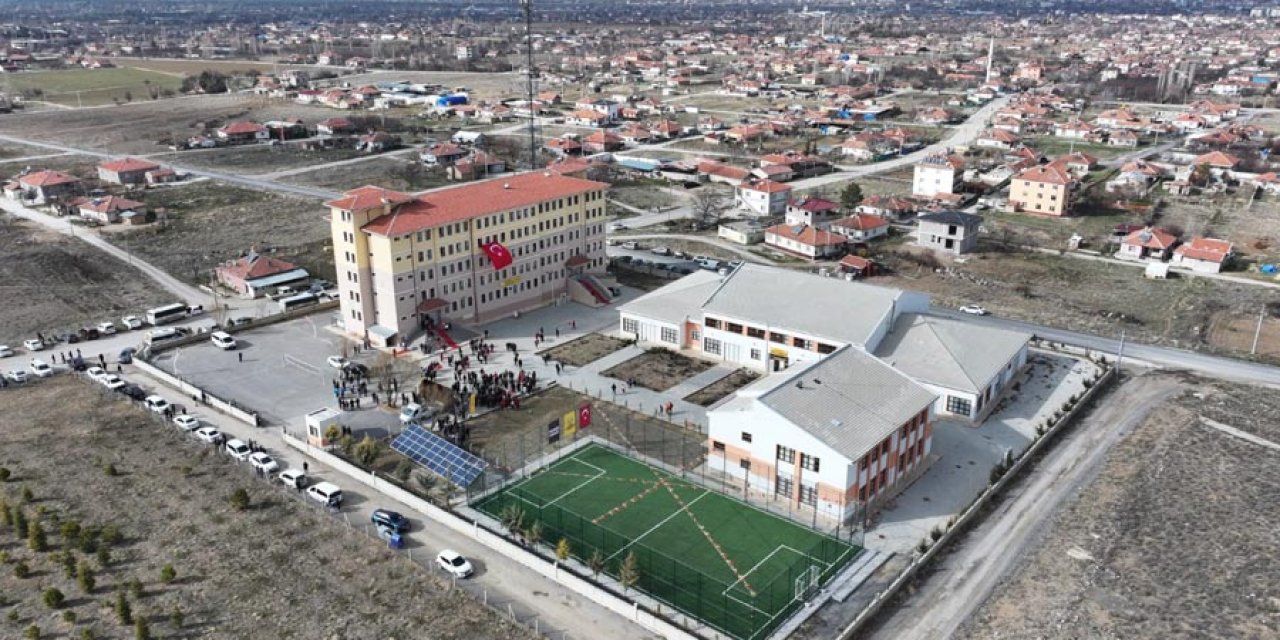 Konya’da 8 okula kazandırılan halı sahalar törenle hizmete açıldı