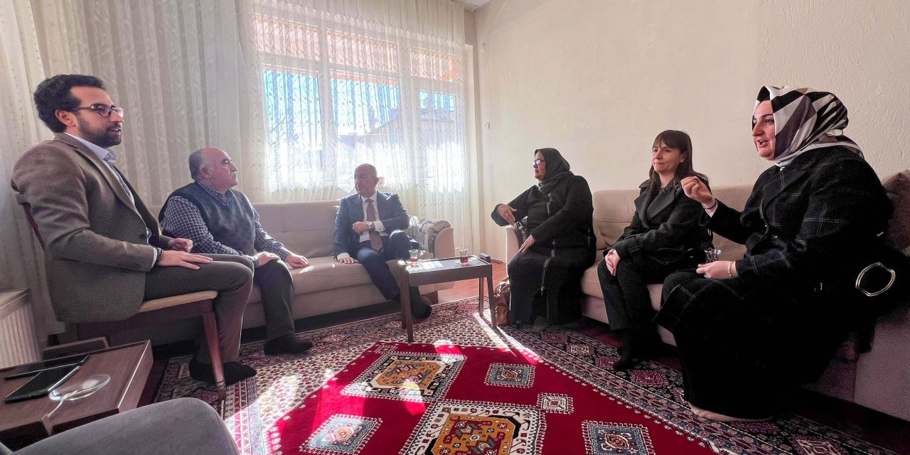 Başkan Kavuş, Meram’a yerleşen depremzedeleri ziyaret etti