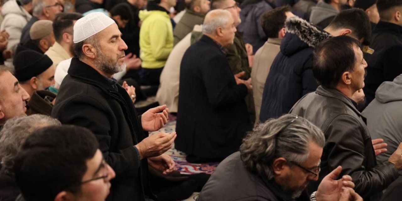 Konya’da Miraç Kandili’nde Gazze ve deprem kurbanları için dua edildi