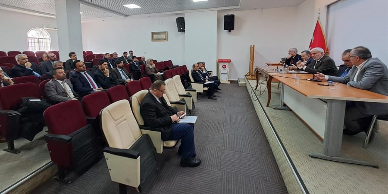 Konya İl Müftüsü Prof. Dr. Öge, şube müdürleri ve murakıplarla bir araya geldi