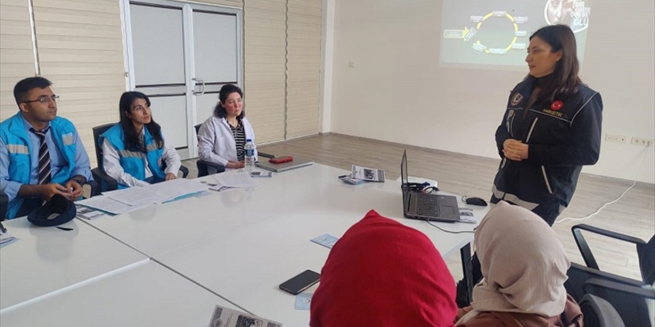 Yalıhüyük'te bağımlılıkla mücadele toplantısı