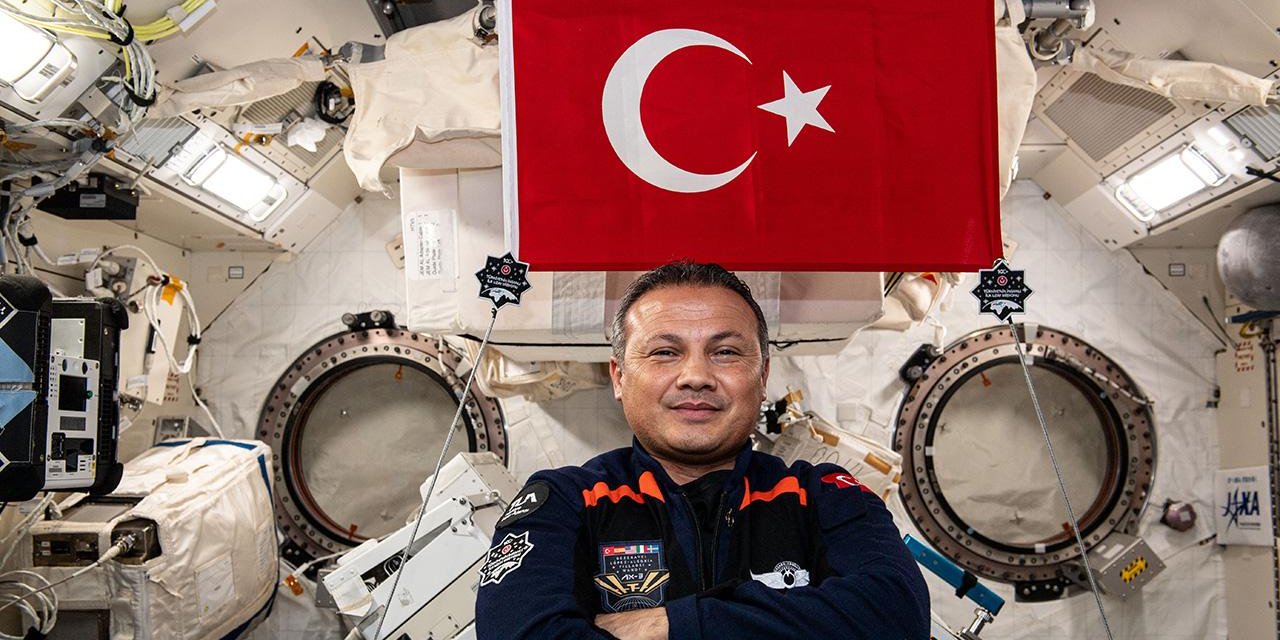 İlk Türk astronot Alper Gezeravcı'nın uzay seferi bitiyor