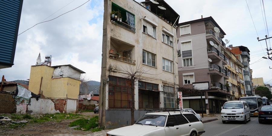 Gören dönüp bir daha bakıyor! İki boyutlu bina herkesi şaşırtıyor