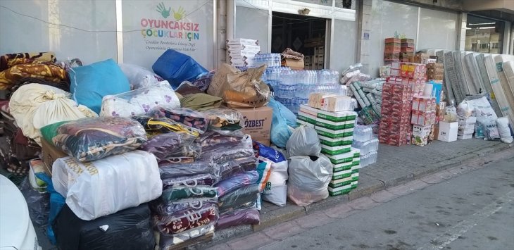 Konya'da toplanan yardım malzemeleri deprem bölgesine gönderildi