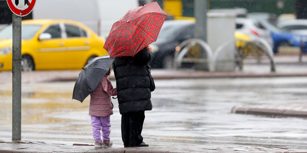 Konya’da bazı ilçeleri bugün yağmur serinletti! Son dakika tahmini geldi