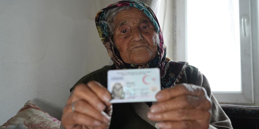 Türkiye'nin en yaşlı insanı Arzu Sınıroğlu’nun isteği yüzleri güldürdü