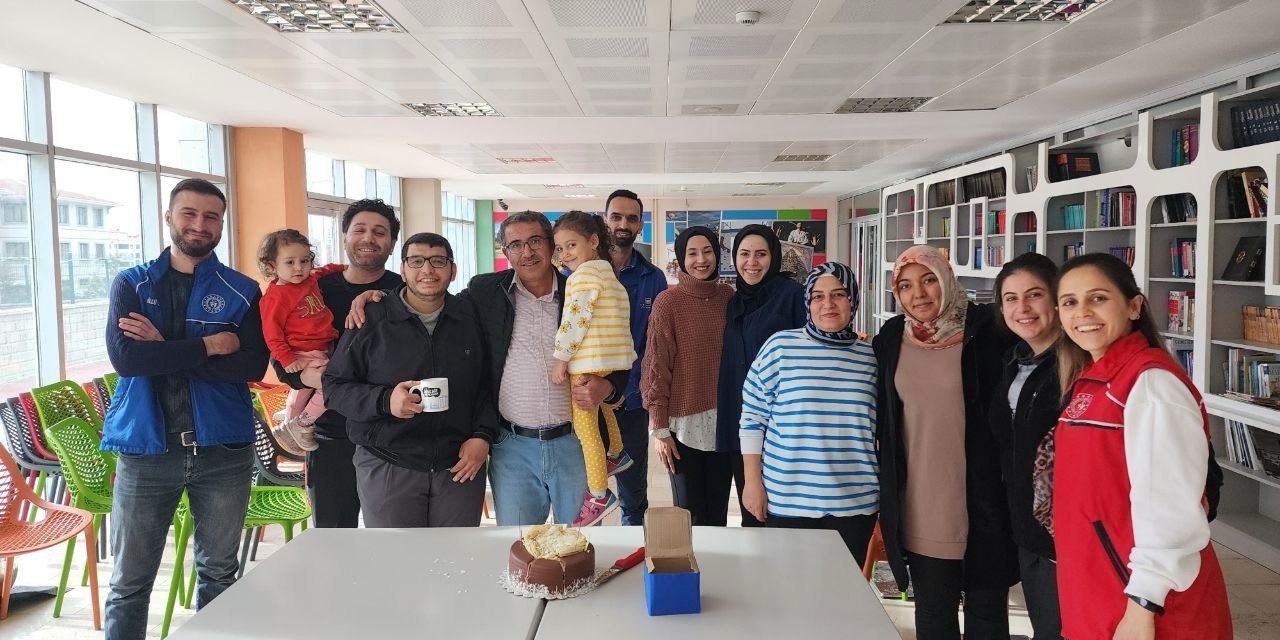 Konya’da gençlik merkezinin özel yardımcısına özel kutlama