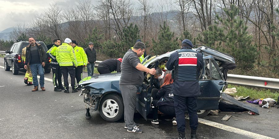 Otoyolda feci kaza! 1 ölü, 2’si ağır 5 yaralı